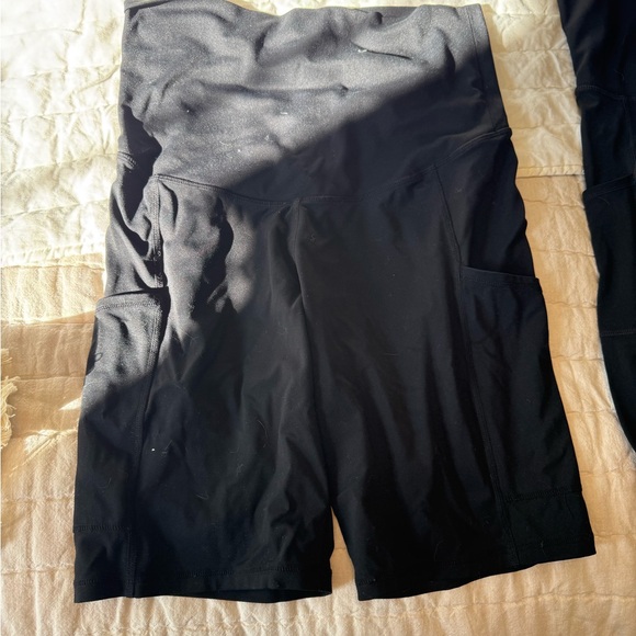 EUC Quince Set of High-Waisted Maternity Legging & Pocket Shorts - Picture 5 of 8